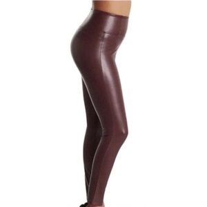 🎉HP🎉Laundry by Shelli Segal Faux Leather Pants